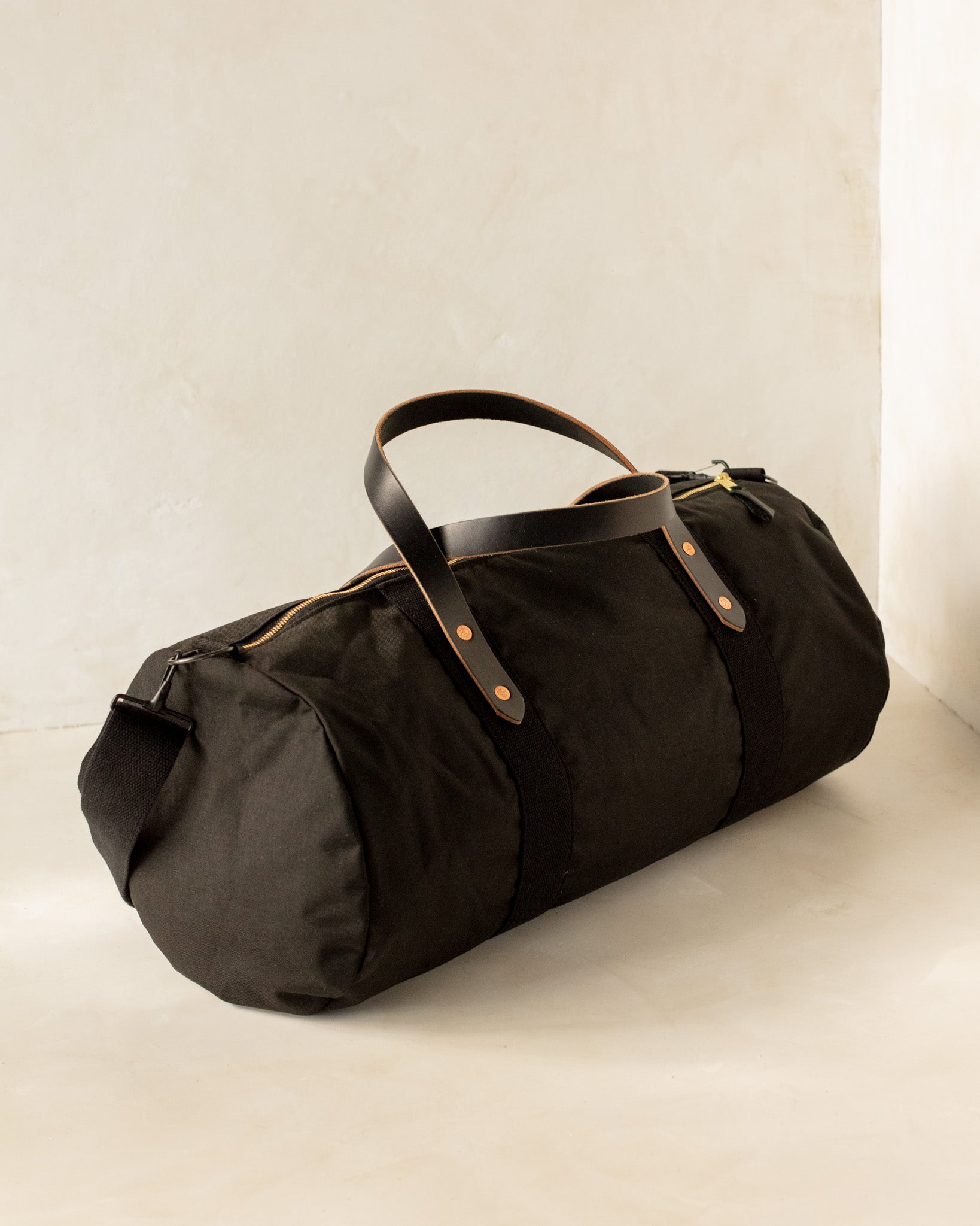 Autre Marque Large Duffle Bag Red Nylon ref.69943 - Joli Closet