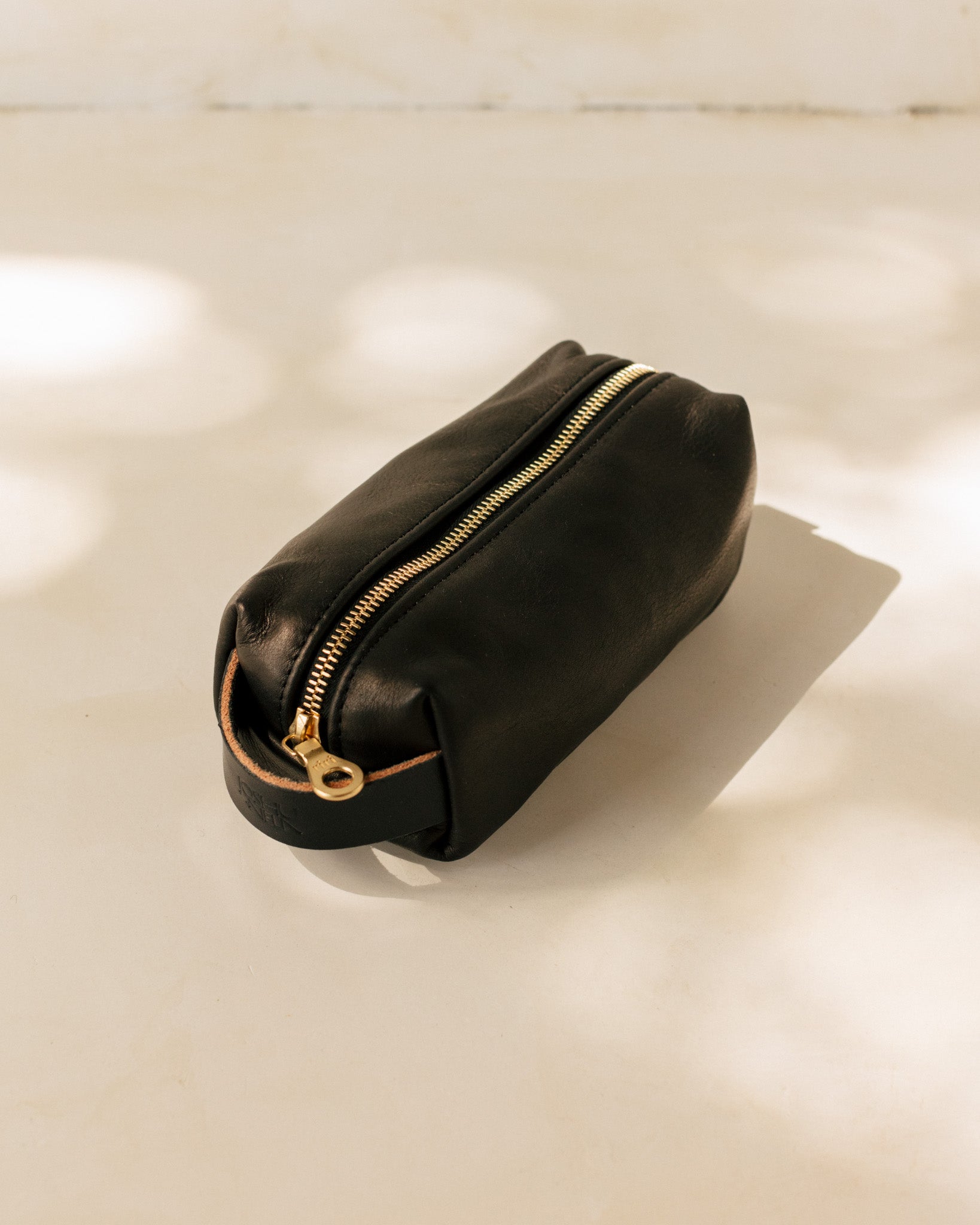 Dopp Kit in Leather Small JOSHUVELA