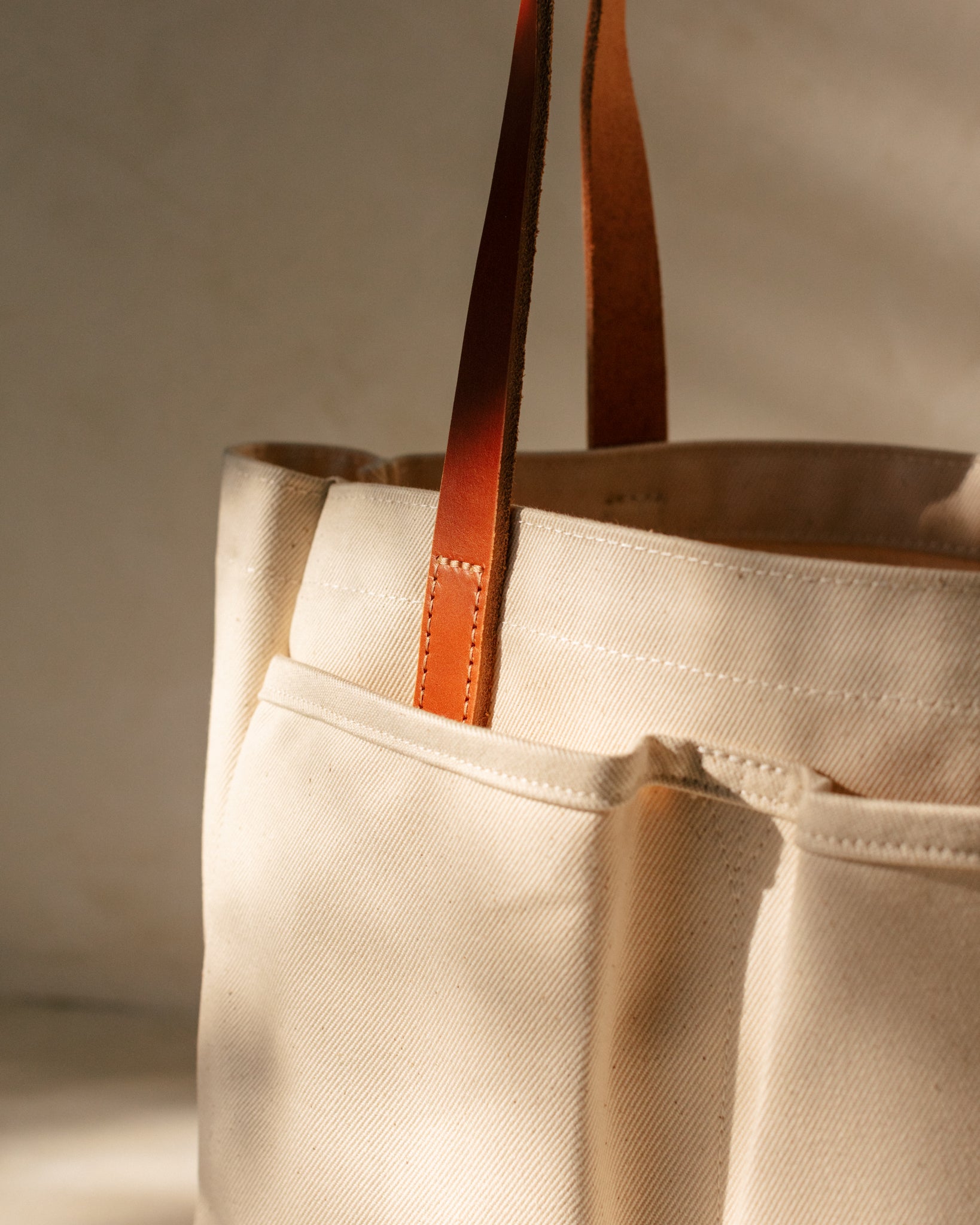 Utility Tote in Canvas